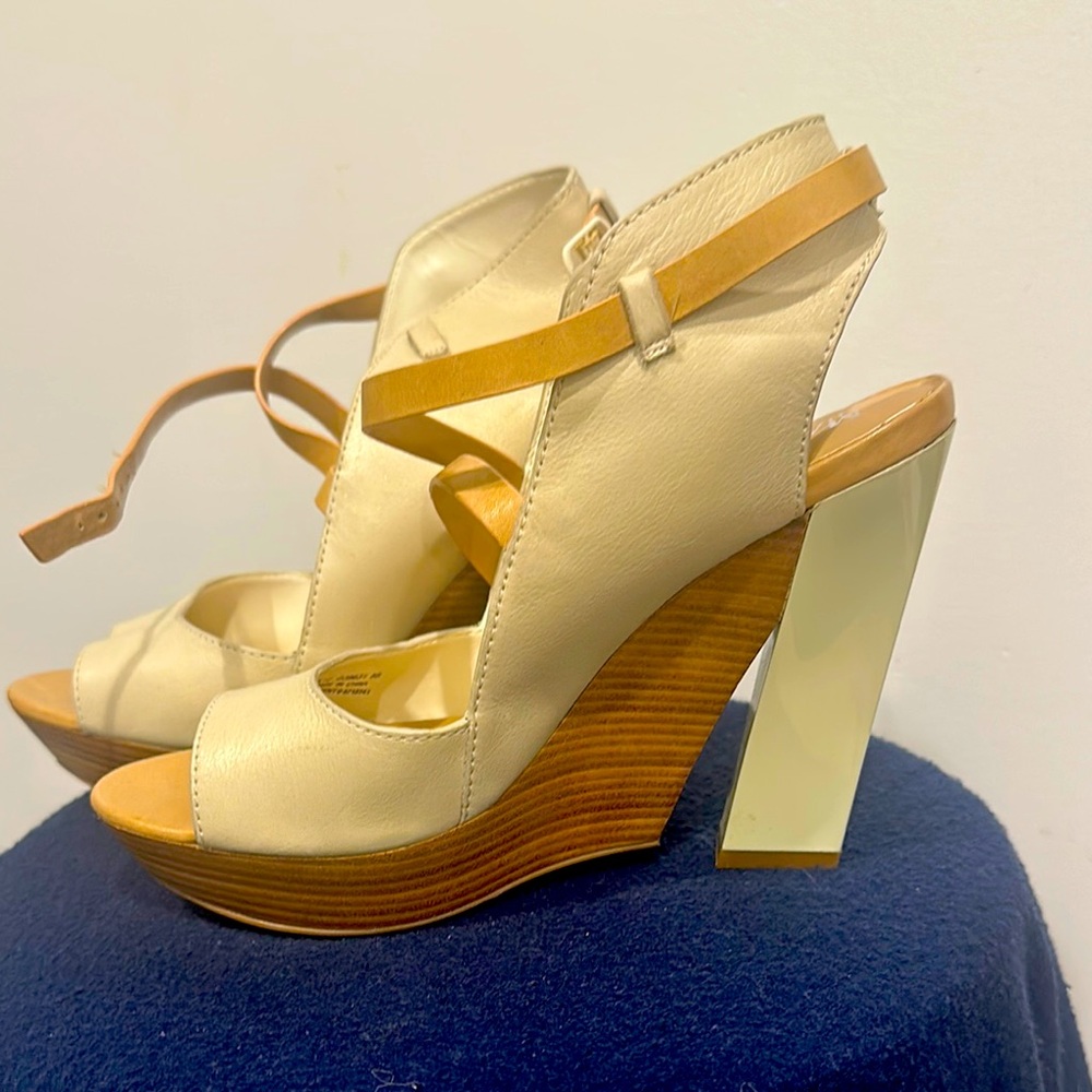 Maria Sharapove heels/ used / great condition/ 8B
